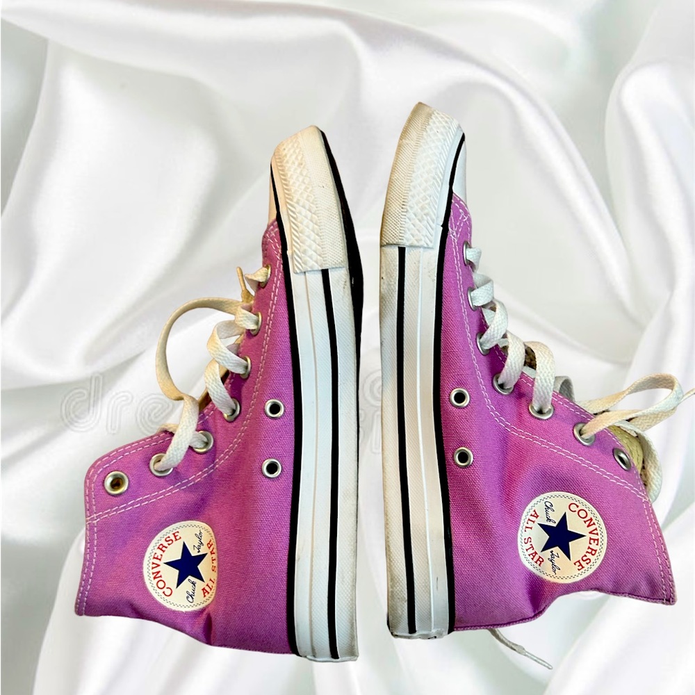 Purple Converse !!! 💜 PUMPED UP KICKS!